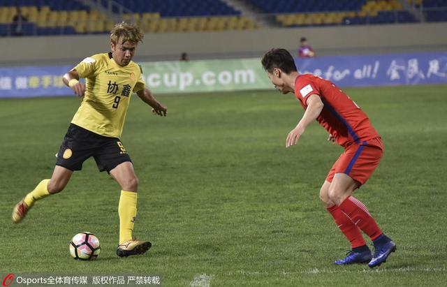 ”“吉拉西在今夏决定加入斯图加特，尽管他收到了海外俱乐部的报价，在那里他能赚到更多的钱。